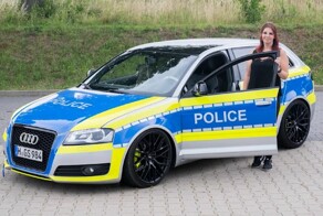 Жители Германии маскируют свои автомобили под полицейские