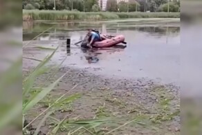 Женщину по горло засосало в болоте на озере Смолино