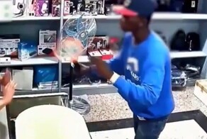 Поставили на колени грабителя