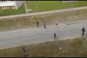 Кадры разборок в стиле GTA со стрельбой и битами на Сахалине