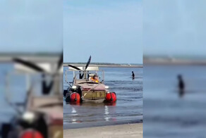 Житель Якутии прокатился по воде на самодельном автомобиле-амфибии