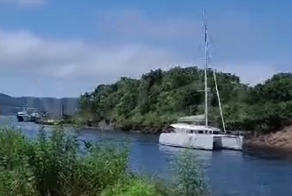 Во Владивостоке яхта неудачно сманеврировала и оставила без света 26 тысяч человек