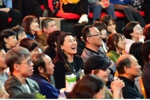 Китаец порвал лёгкое, когда громко кричал на концерте любимой группы