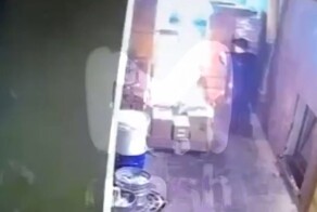 Отчаянный мститель устроил поджог в зоне разгрузки продукции "КФС"