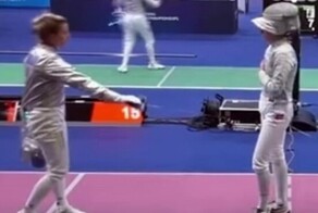 Россиянка Смирнова час ждала рукопожатия от украинки, которая направила на соперницу саблю
