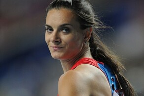 «Это просто подло в отношении своей страны»: олимпийская чемпионка Елена Исинбаева намекнула, что не собирается возвращаться в Россию