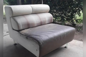 Австралиец пожертвовал диван и забыл, что спрятал в нем $30 тысяч