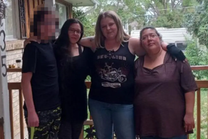 Члены семьи попытались выжить в лесу по инструкциям с YouTube и не смогли