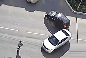 Одновременный выезд с парковки. Кто виноват?