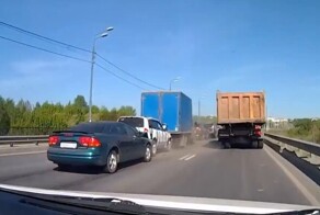 Кто последний, тот и папа! Массовое ДТП во Владимире