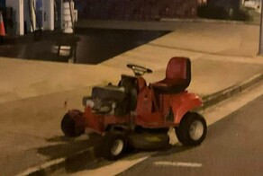 Австралийца арестовали за вождение газонокосилки в нетрезвом виде