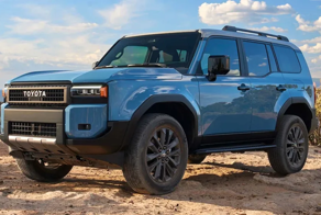 Toyota представила Land Cruiser Prado 2024 - он стал гибридным и подешевел