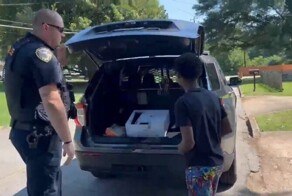 Полицейский порадовал подростка, искавшего подработку, чтобы купить игровую консоль