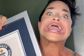 Обладательница самого большого рта установила ещё один мировой рекорд