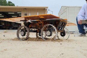 Новые луноходы NASA: миниатюрное трио создаст 3D-карту лунной поверхности