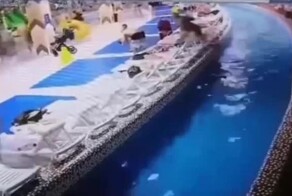 Маленький мальчик чуть не утонул в общественном бассейне Астаны