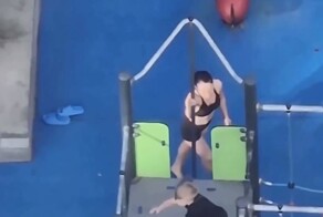 Необычную тренировку заметили в одном из дворов Москвы