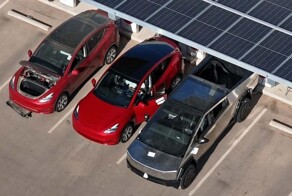 Tesla Cybertruck заметили на парковке в Техасе