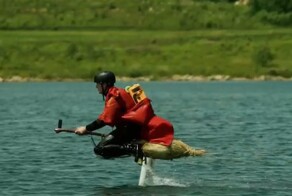 Энтузиасты сделали летающую метлу из "Гарри Поттера" реальностью