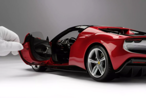 Масштабную модель Ferrari 296 GTS оценили в 1 550 000 рублей