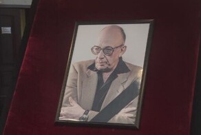 В Москве прощаются с легендарным переводчиком фильмов и радиоведущим Леонидом Володарским