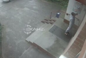 Дерзкое ограбление в подъезде многоквартирного дома