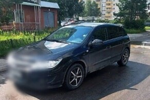 18-летняя россиянка приехала сдавать экзамен на права в ГИБДД за рулём автомобиля