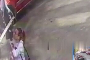 Девушка украла чужие трусы, которые сушились на верёвке