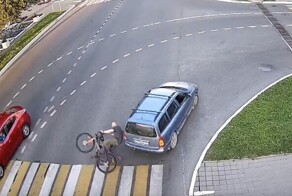 Велосипед против автомобиля