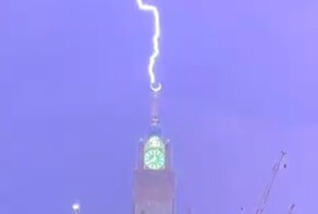 Ветер переворачивал машины и сбивал людей с ног: на Саудовскую Аравию обрушился супершторм