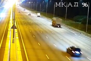 МКАД. Не устоять даже на обочине