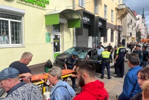 Момент аварии в Калуге, где пострадало 10 пешеходов