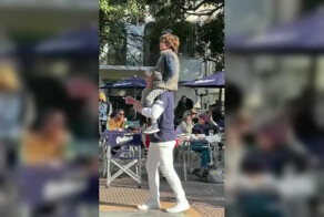 Трогательная история из&nbsp;Аргентины: маленький мальчик потерял отца в&nbsp;толпе