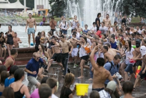 Водная битва в Москве (65 фото)