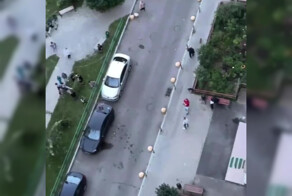 В Москве кто-то выбросил из окна арбуз