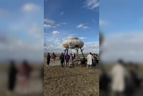 Десятки тысяч участников фестиваля Burning Man заблокированы в пустыне из-за проливных дождей