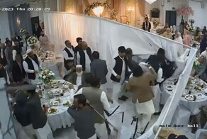 Массовая драка на пакистанской свадьбе попала на видео 