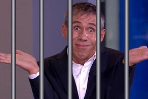 "Ты будешь слушать меня!": появилось видео пьяного "представления" Панина* в эстонском баре, из которого его увела полиция