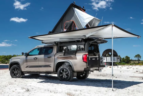 Специальный кунг превращающий Amarok в дом на колёсах