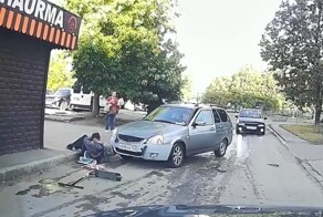 Прямой наводкой на самокатчика