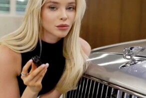 Реклама Bentley с блондинкой вызвала вал пародий в соцсетях. В роли люксового авто теперь Citroën, МАЗ, ЗИЛ, БТР и даже "Мотолыга"