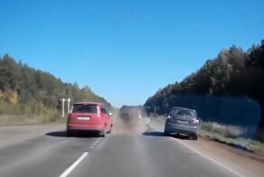 Классическое ДТП с обгоняющим и поворачивающим