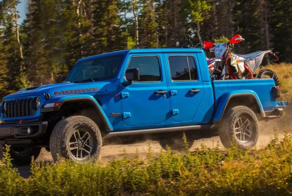 Новый Jeep Gladiator лишился дизеля, но получил большой монитор