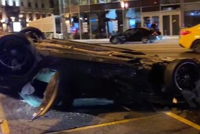 Что не так должно быть с человеком, чтобы гонять на такой скорости по городу?