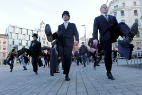 В Москве полицейские не зря задержали парня со странной походкой