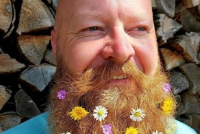 15 забавных мужчин демонстрируют, как по-разному можно использовать бороду