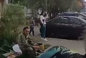 "Будет громко!": в Казани мужчина в камуфляже взорвал светошумовую гранату во дворе жилого дома