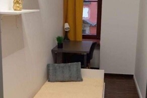 Предприимчивый поляк переоборудовал квартиру в мини-отель, разделив площадь на 25 отдельных комнат