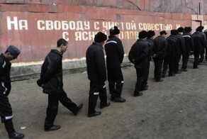 Из колонии в Иркутске сбежал наёмный убийца в день своего освобождения