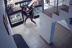 Продавщица пива разгромила магазин из-за бездействия работодателя